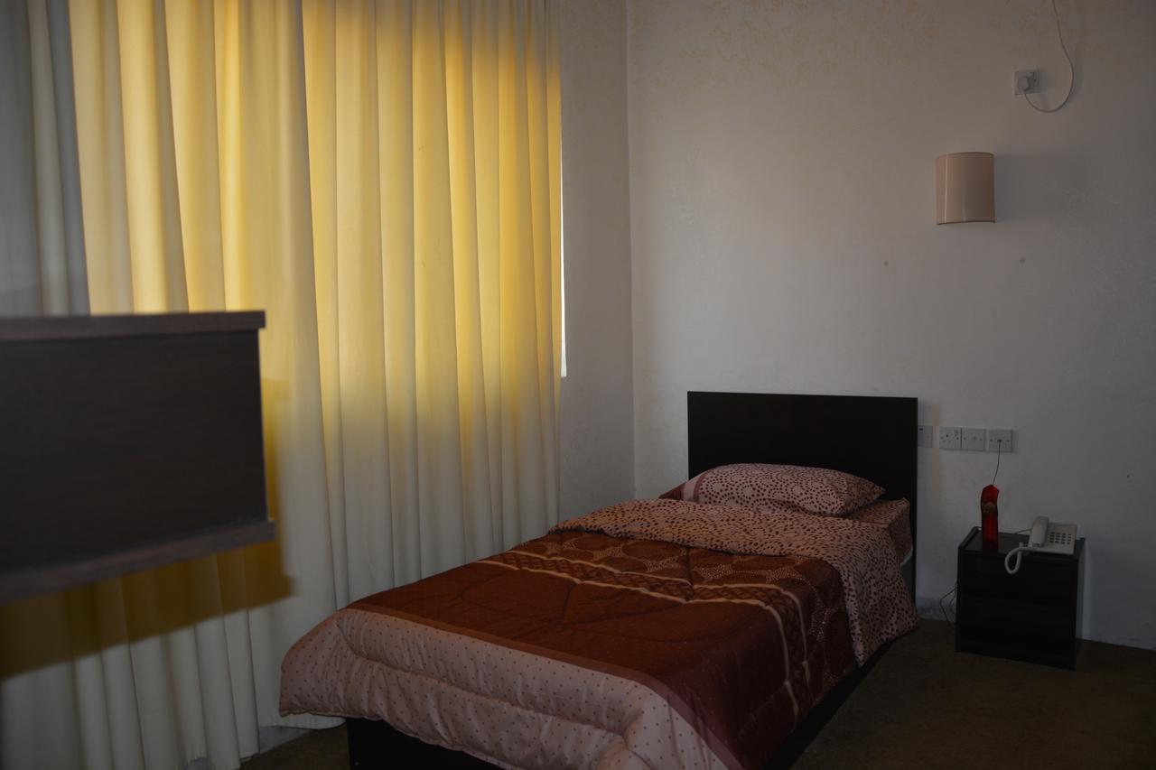 Teeba Palace Hotel Suites Amman Extérieur photo
